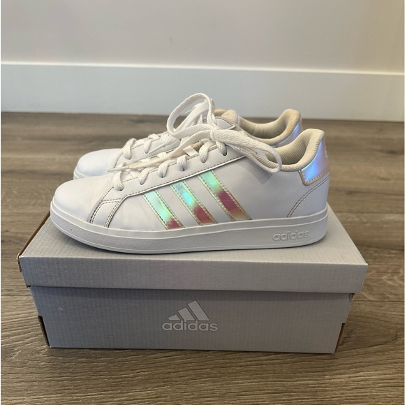 adidas Other - Kids Grand Court 2.0 Sneaker Big Kid  White/Iridescent Size 5